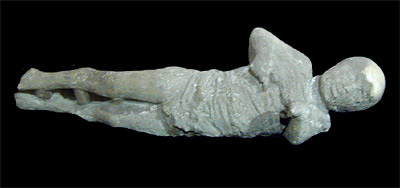 077. moulage enfant vesuve (Pompei-Herculanum).jpg